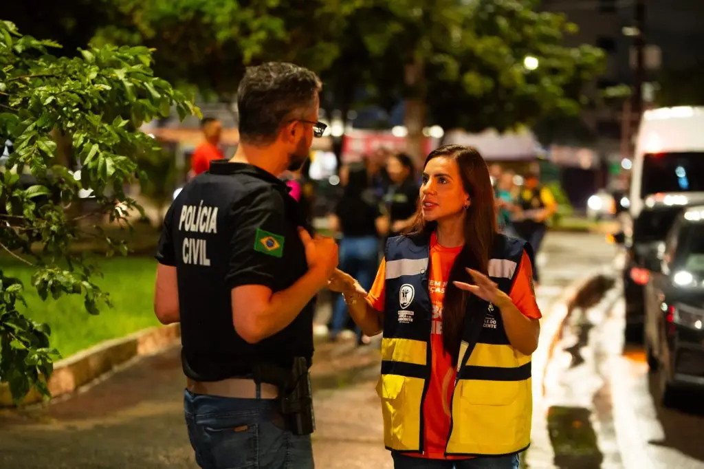 Débora Menezes participa de Central Integrada de Fiscalização para combater mendicância em vias públicas de Manaus