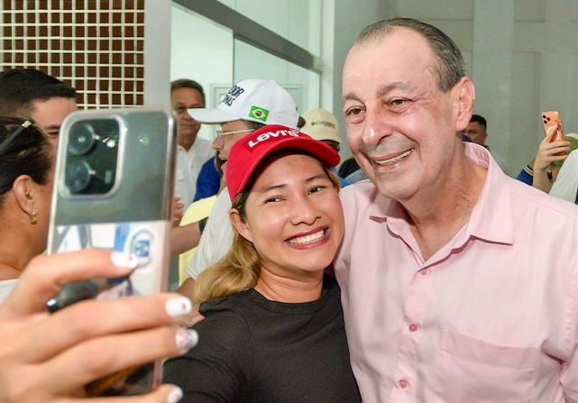 Nova pesquisa aponta Omar Aziz na liderança para o Governo com ampla vantagem em cenários de segundo turno