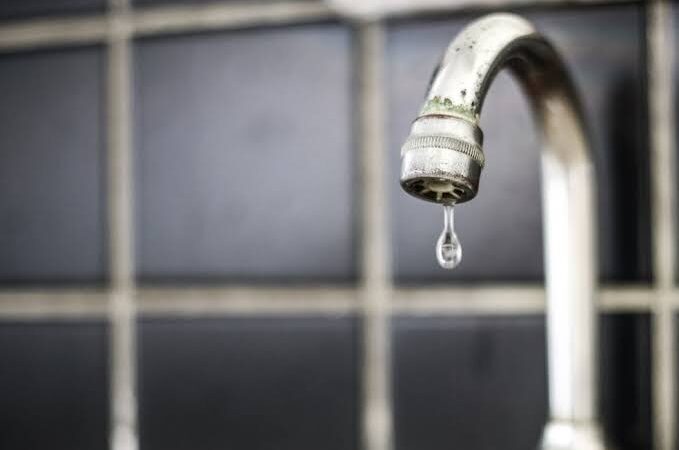 Furto compromete abastecimento de água em bairros de Manaus neste sábado