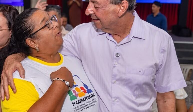 Omar propõe fortalecimento dos conselhos tutelares e melhores salários e condições de trabalho