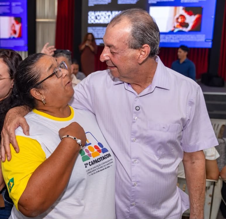 Omar propõe fortalecimento dos conselhos tutelares e melhores salários e condições de trabalho