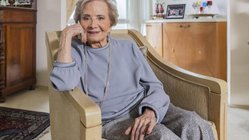 Morre a atriz Glória Menezes, aos 91 anos