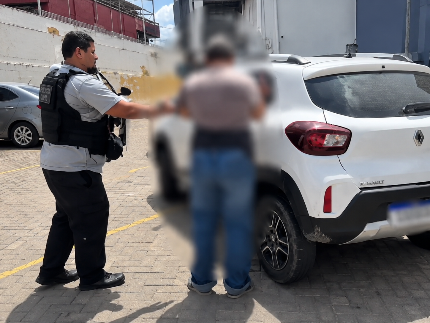 Motorista de transporte escolar é preso por estuprar três adolescentes em Manaus