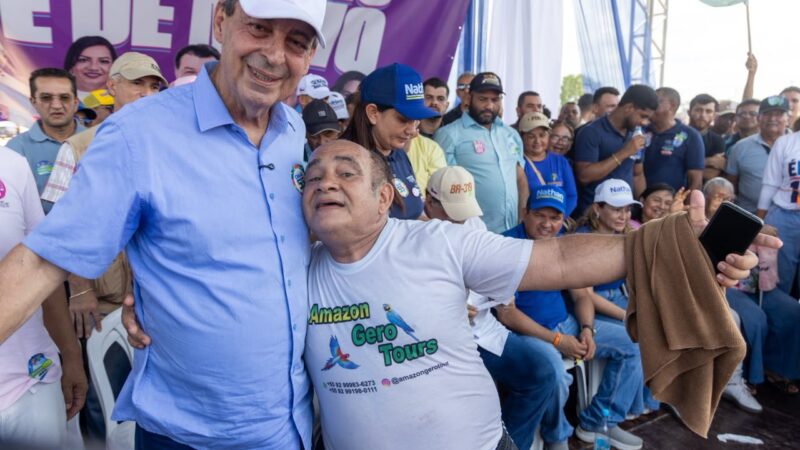 Omar anuncia casas no Careiro e mulheres terão prioridade para receber